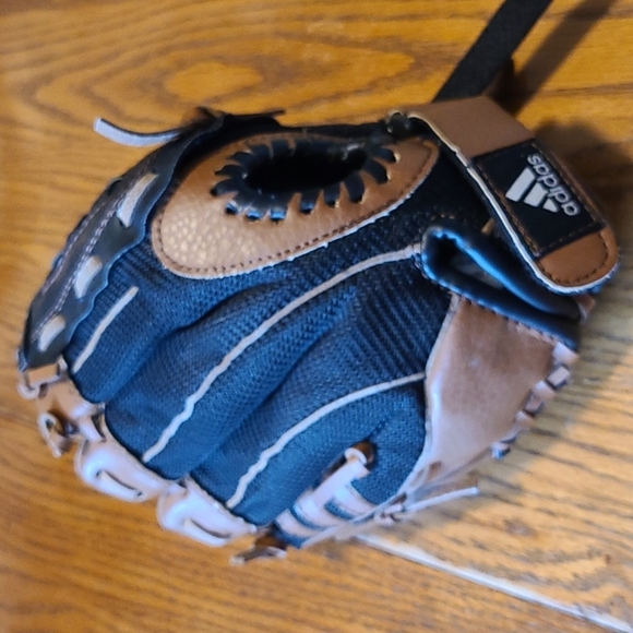 adidas Other - Adidas Baseball Glove